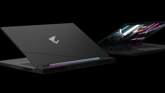 Обзор игрового ноутбука AORUS 15 — i7-13700H и RTX 4070 для игр и работы там, где удобно