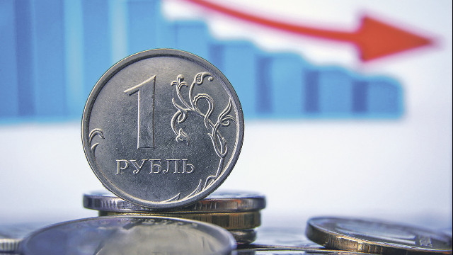 Рубль пробивает дно — цены на электронику в России очень скоро вырастут в среднем на 15%