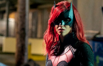 The CW променял белую лесбиянку на черную бисексуалку: трейлер «Бэтвумен»