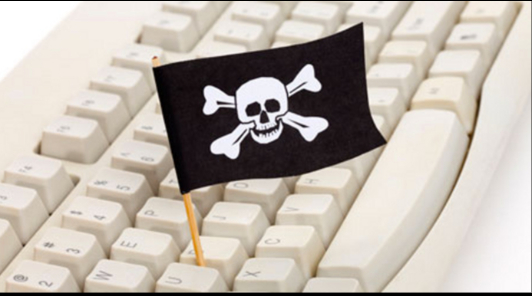 Депутат Госдумы предложил  продавать пиратские фильмы