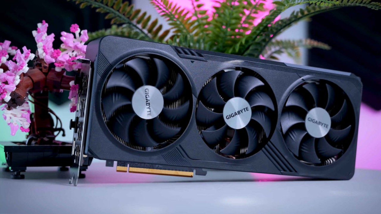 AMD RX 7800 XT после андервольта потребляет всего 200 Вт и все равно не уступает RTX 4070 AMD RX 7800 XT после андервольта потребляет всего 200 Вт и все равно не уступает RTX 4070