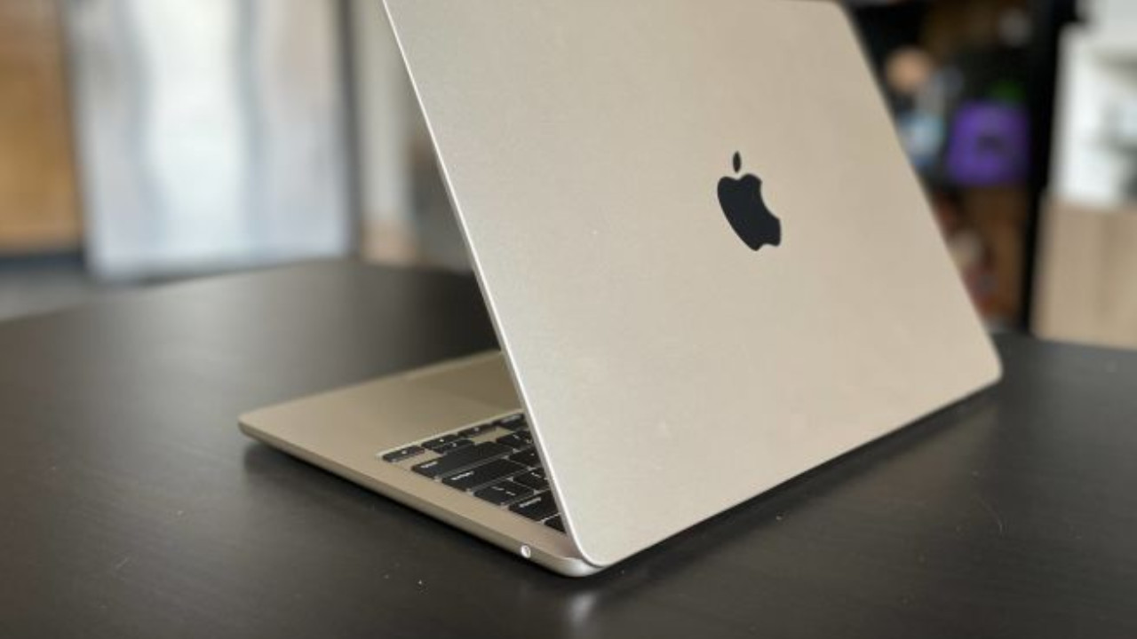 Apple прекратила выполнять гарантийные обязательства по MacBook и iPad и России
