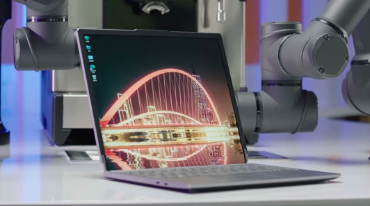Lenovo показали ноутбук с растягиваемым экраном
