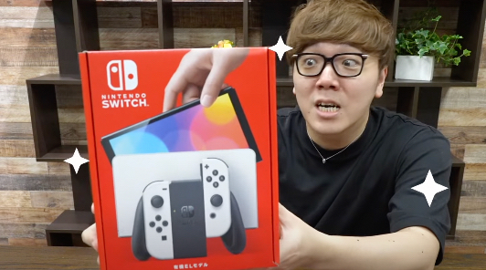 Распаковка Switch OLED и игры вживую на новом дисплее