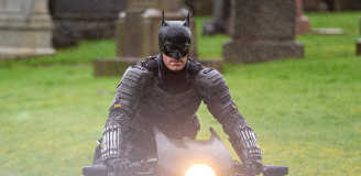 Новый костюм Бэтмена во всех деталях на кадрах со съемочной площадки