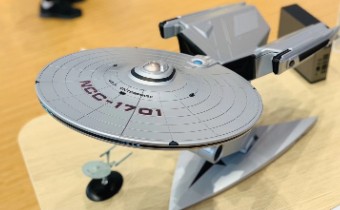 Стильный Lenovo Titanium Enterprise NCC-1701A