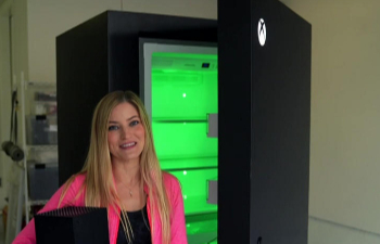 Microsoft представила Xbox Series X Fridge. Один холодильник разыграют в Twitter
