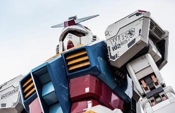 Японцы достроили 18-метрового робота по франшизе Gundam, и он может двигаться