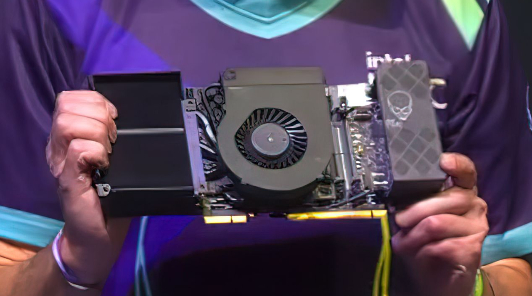 Intel тизерит NUC 13 Extreme с местом для 3-слотовой видеокарты
